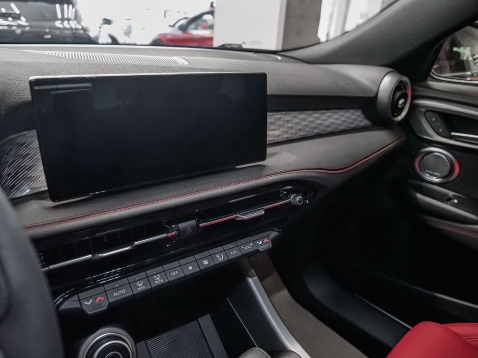 Alfa Romeo Tonale Veloce 2026-22