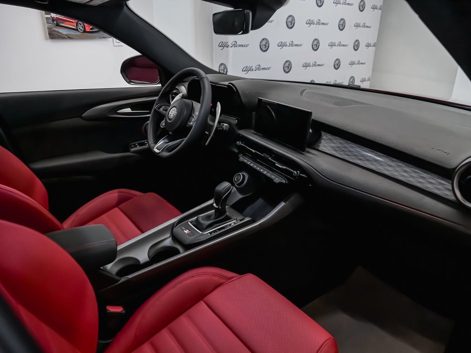 Alfa Romeo Tonale Veloce 2026-35