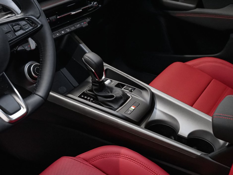 Alfa Romeo Tonale Veloce 2026-18