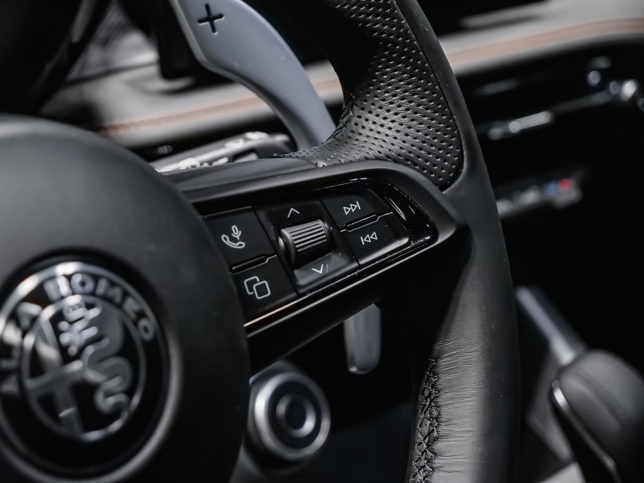 Alfa Romeo Tonale Veloce 2026-22