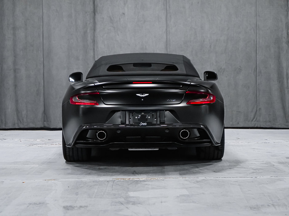 Aston Martin Vanquish  2014-4