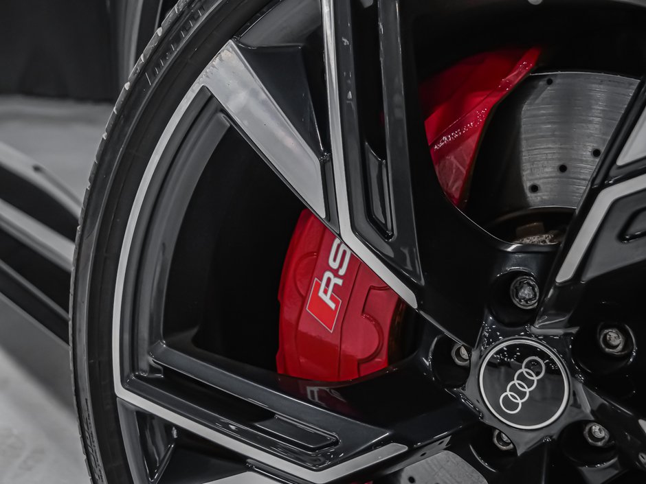 Audi RS 6 Avant  2023-6