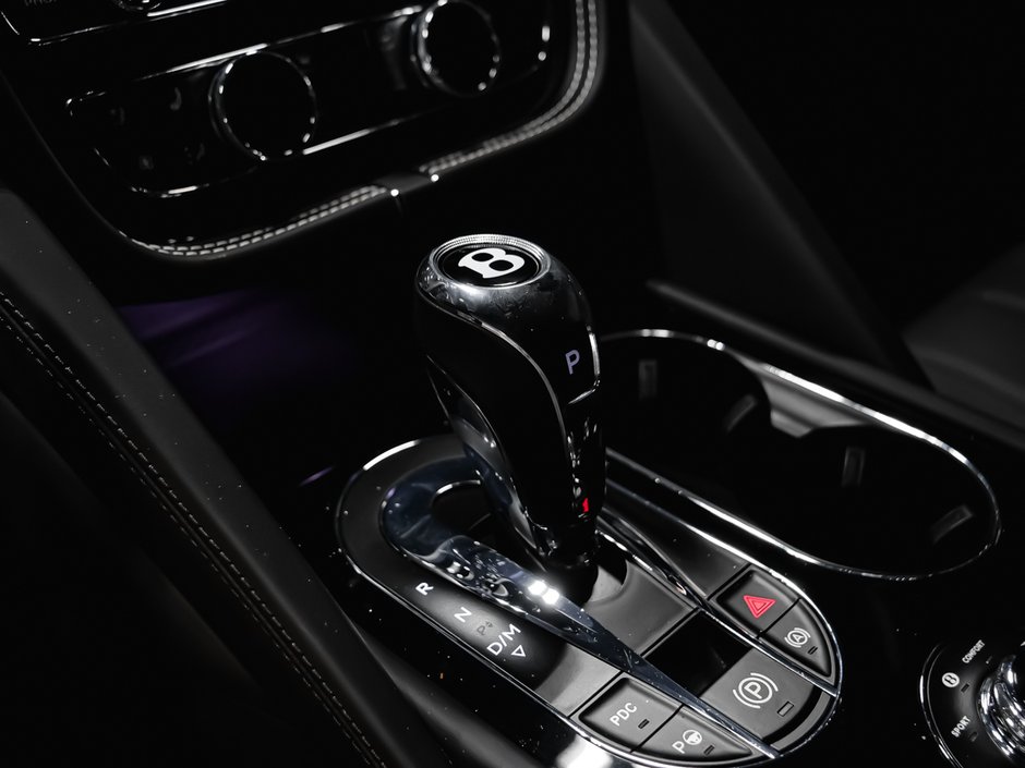 Bentley Bentayga V8 2021-14