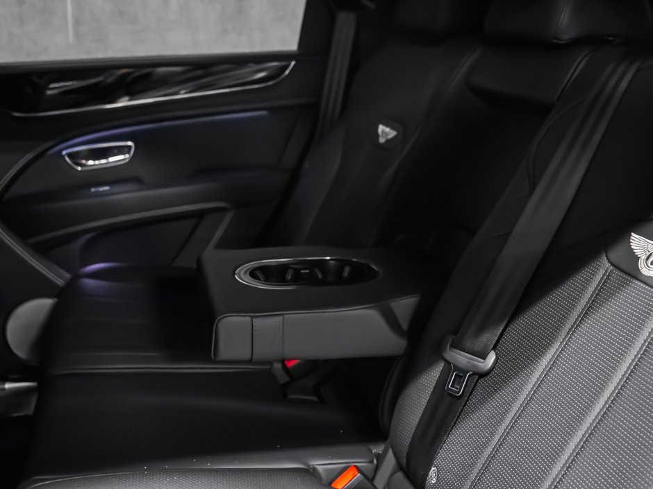 Bentley Bentayga V8 2021-19