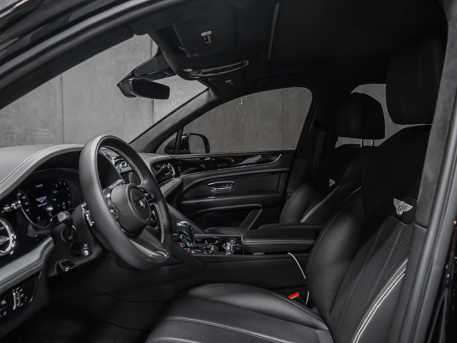 Bentley Bentayga V8 2021-15