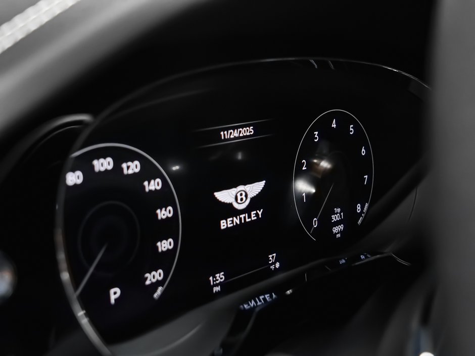 Bentley Bentayga V8 2021-9