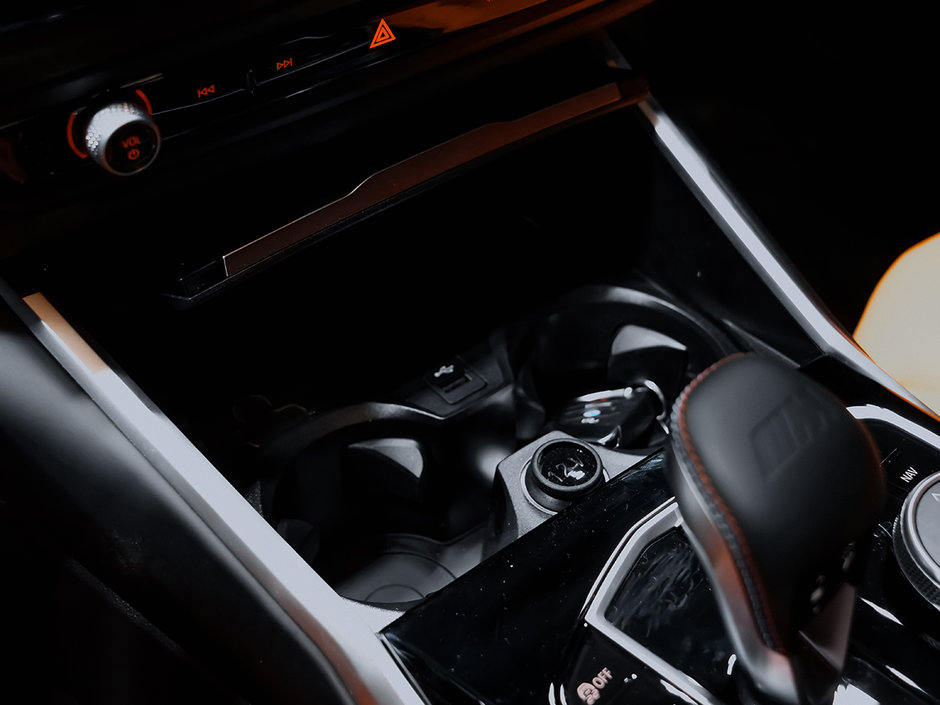 BMW M3 COMPETITION XDRIVE 2024-19