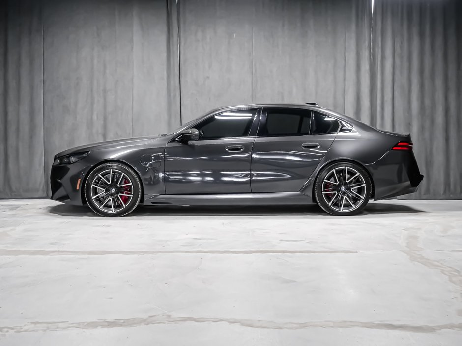 2025 BMW M5-3