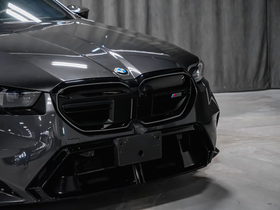 2025 BMW M5-33