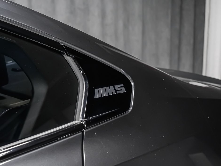 2025 BMW M5-40