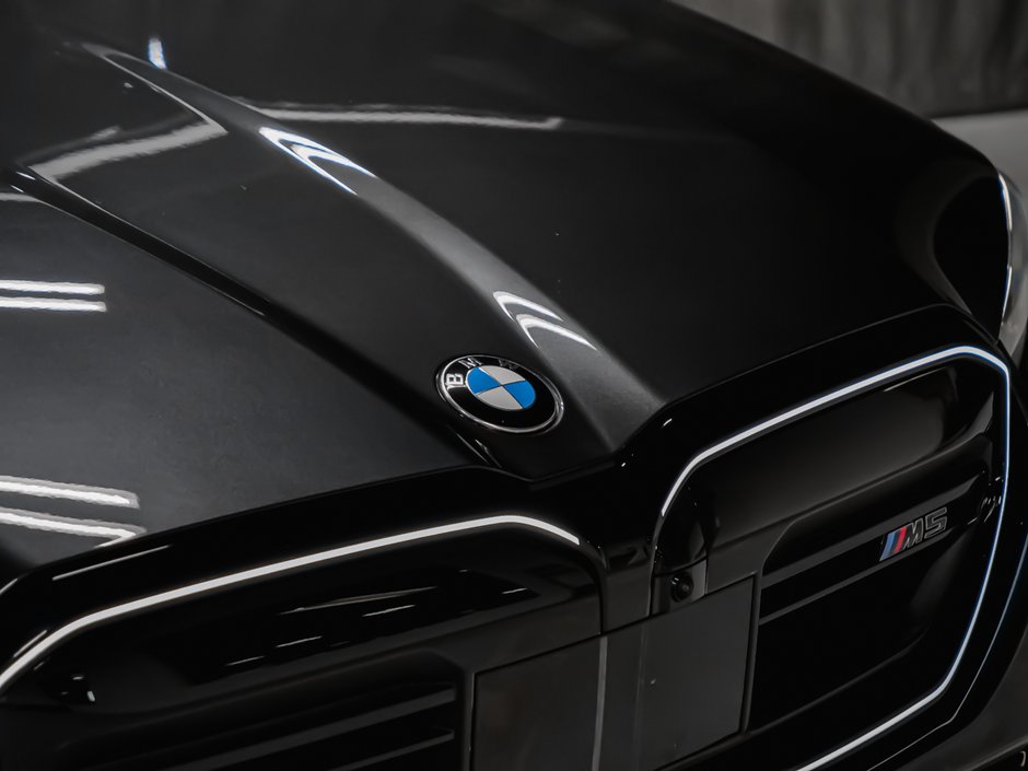 2025 BMW M5-34