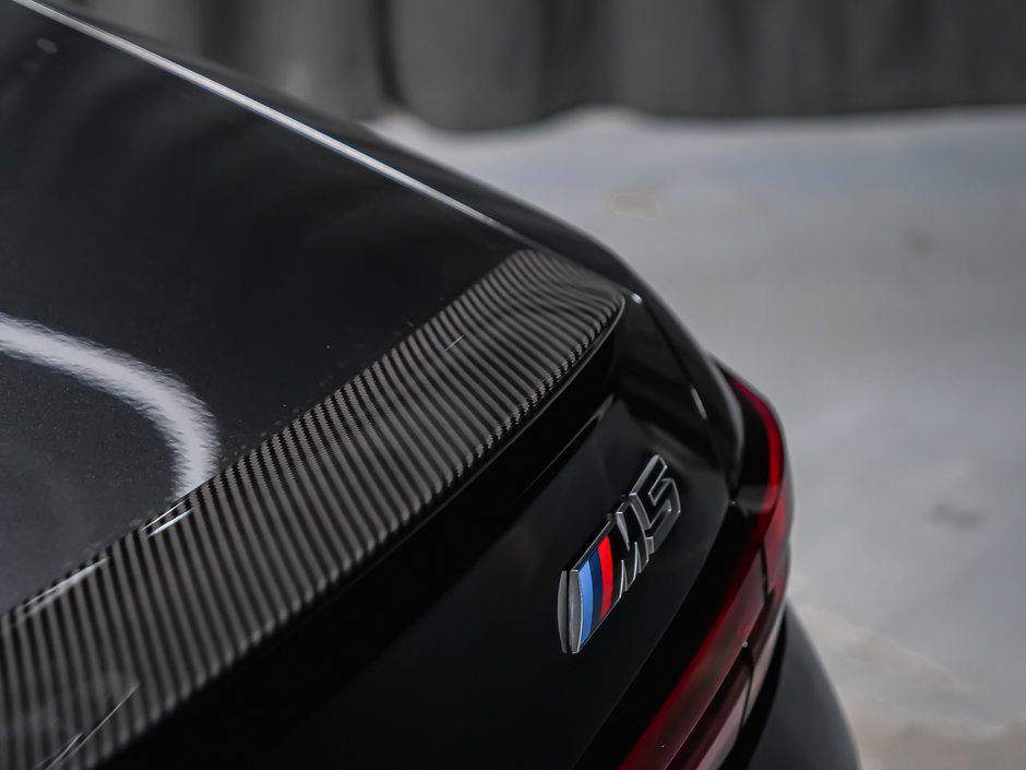 2025 BMW M5-11
