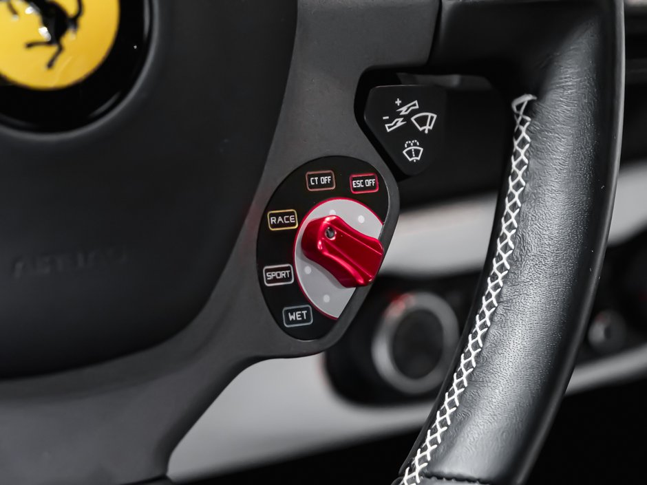 2016 Ferrari 488 GTB-32