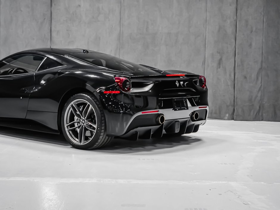 2016 Ferrari 488 GTB-8