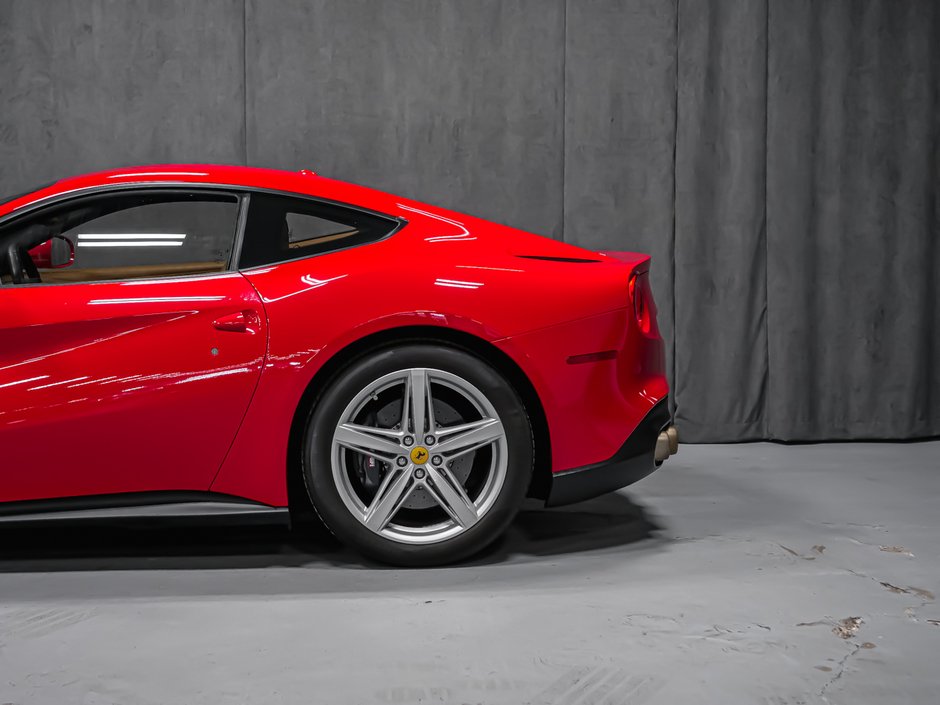 2016 Ferrari F12berlinetta-8