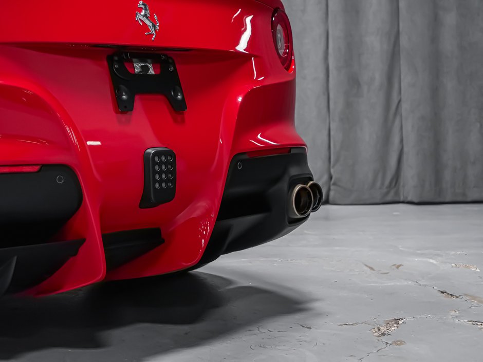 2016 Ferrari F12berlinetta-12