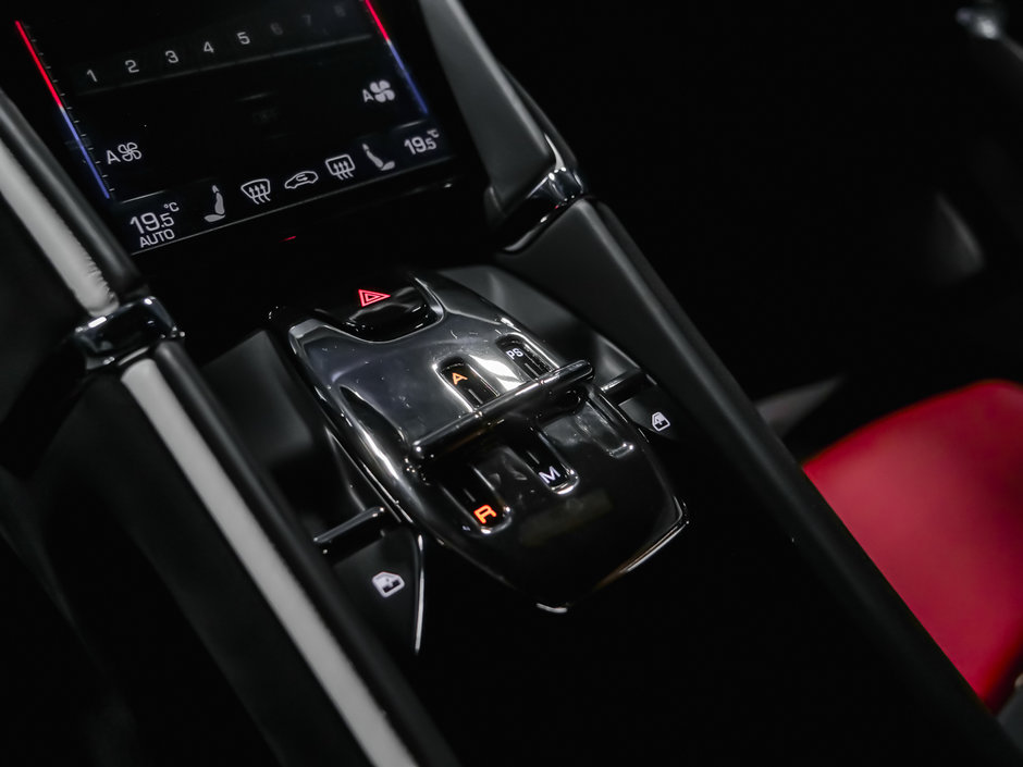 Ferrari Roma  2021-37