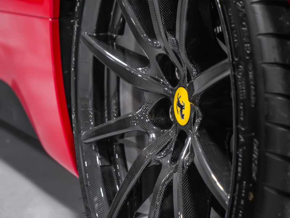 Ferrari SF90 Stradale ASSETO FIORANO PACKAGE 2021-12