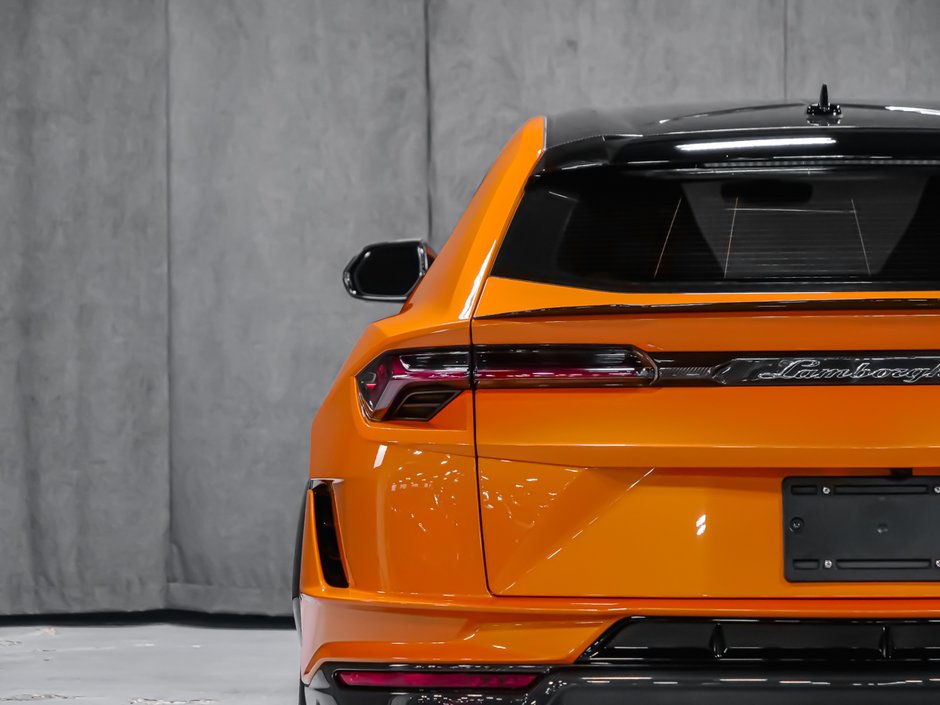 2023 Lamborghini Urus-14