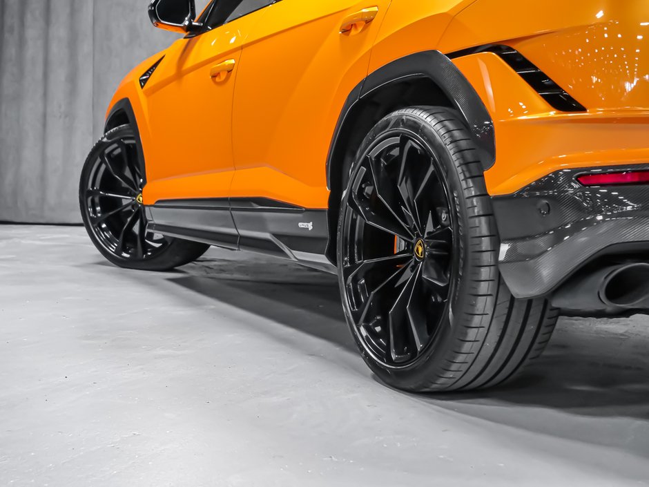 2023 Lamborghini Urus-7