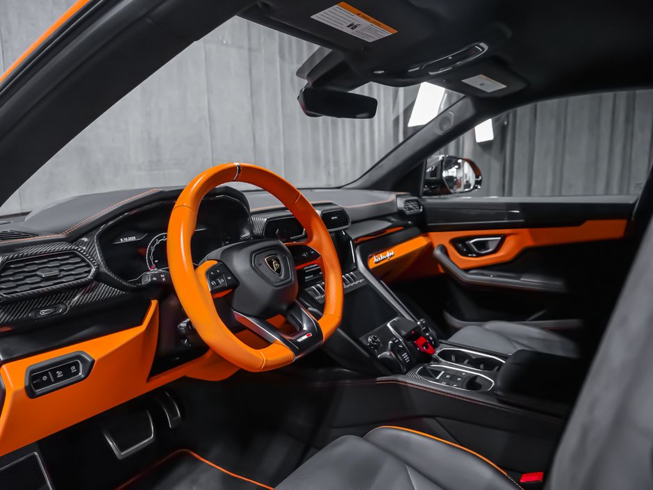 2023 Lamborghini Urus-21