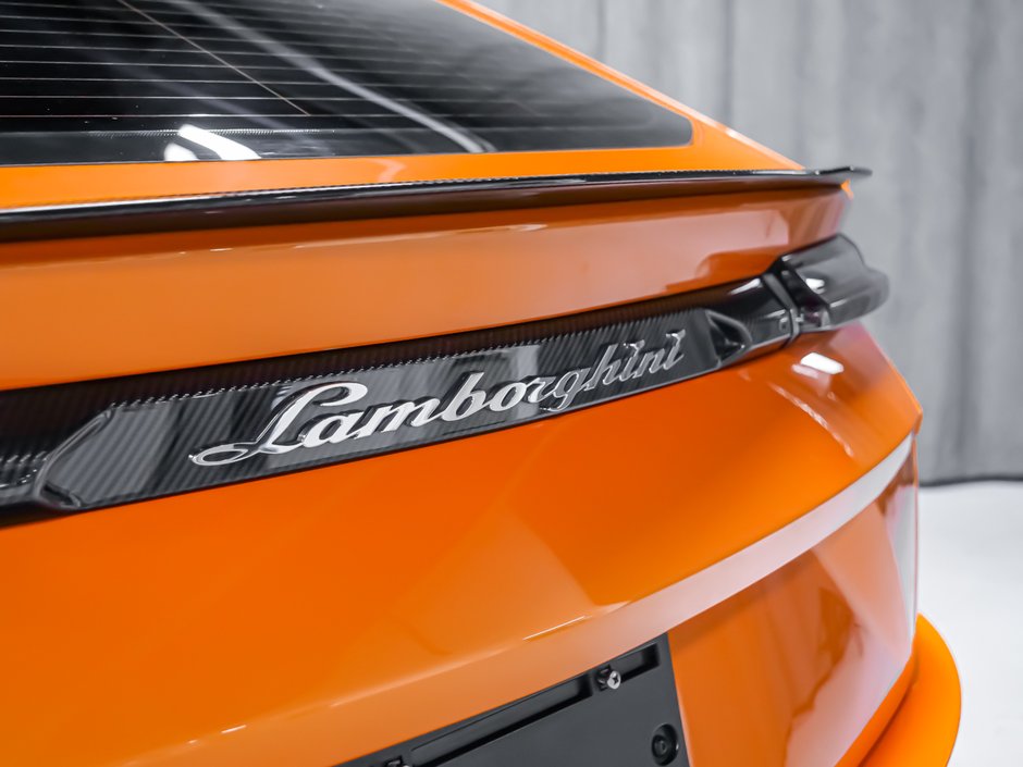 2023 Lamborghini Urus-15