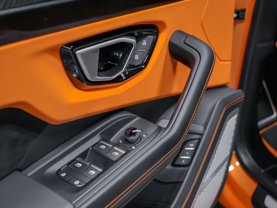 2023 Lamborghini Urus-34
