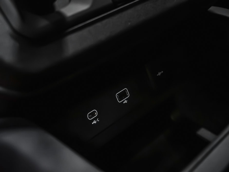 Land Rover Defender CARPATHIAN EDITION 2023-22