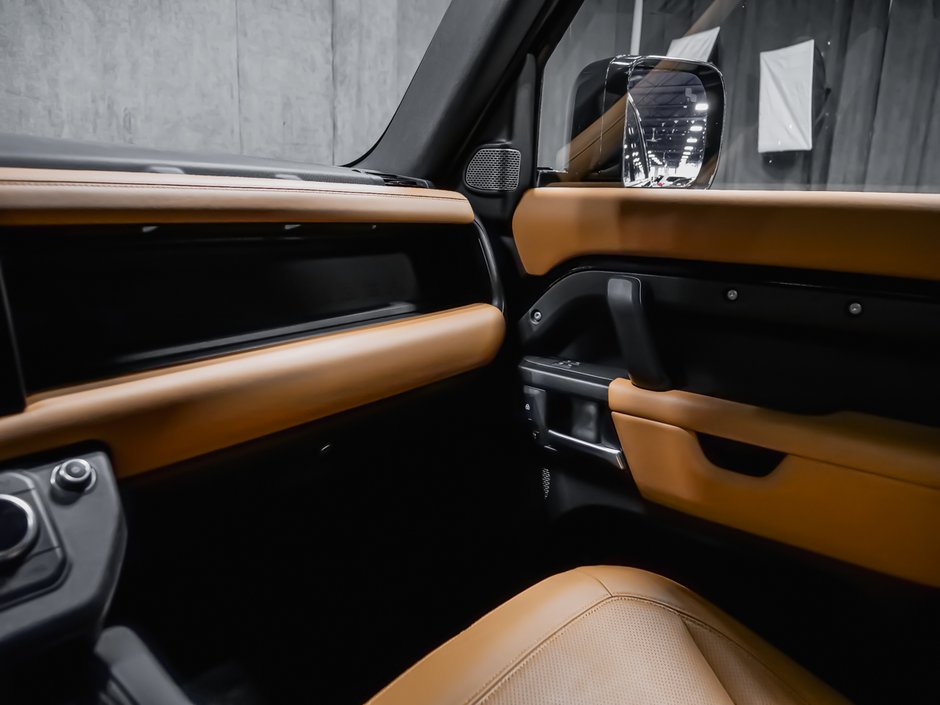 2023 Land Rover Defender-18