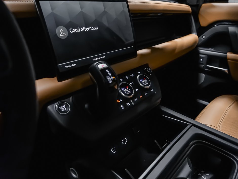 2023 Land Rover Defender-23