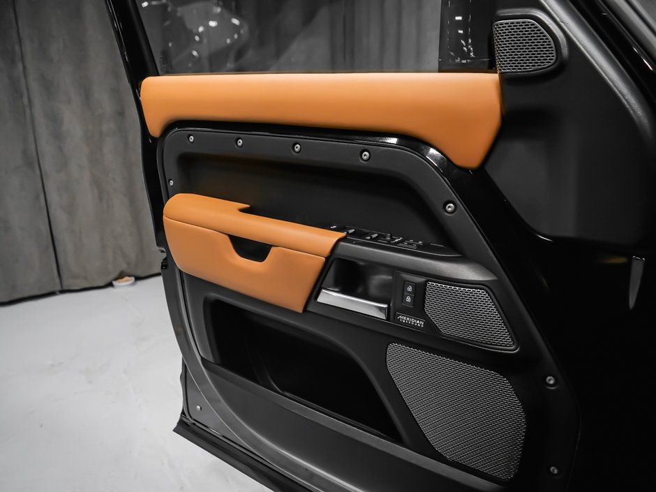 2023 Land Rover Defender-13