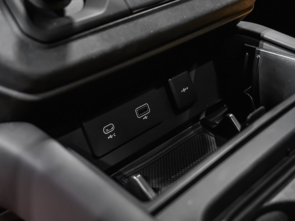 2023 Land Rover Defender-16