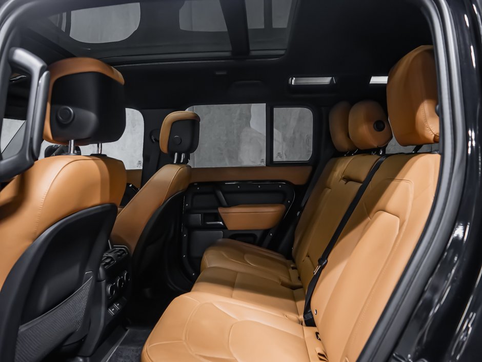 2023 Land Rover Defender-25