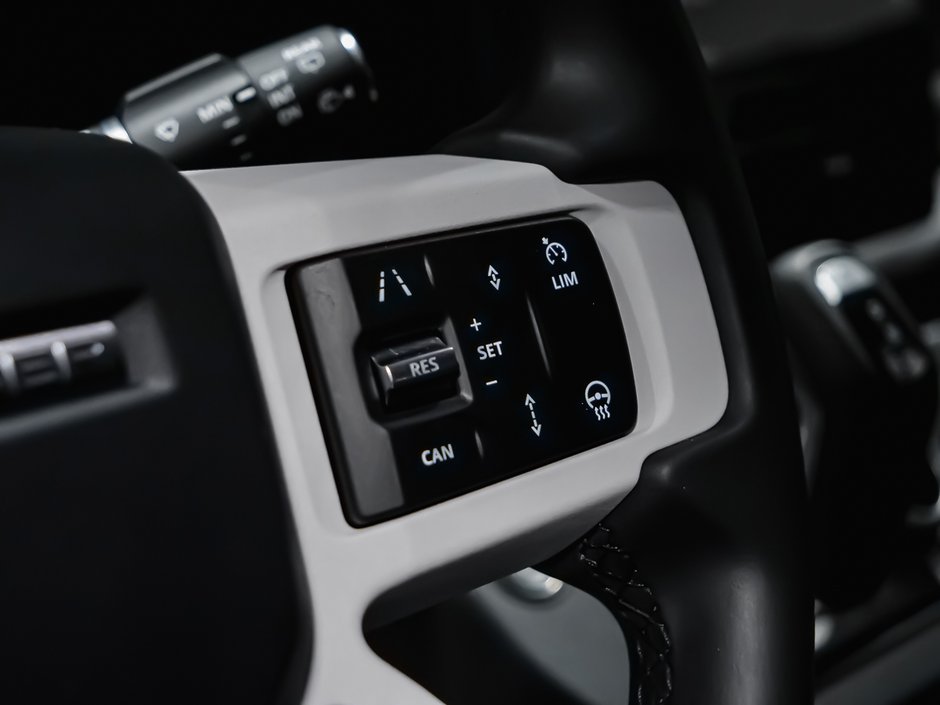 2025 Land Rover Defender S-19