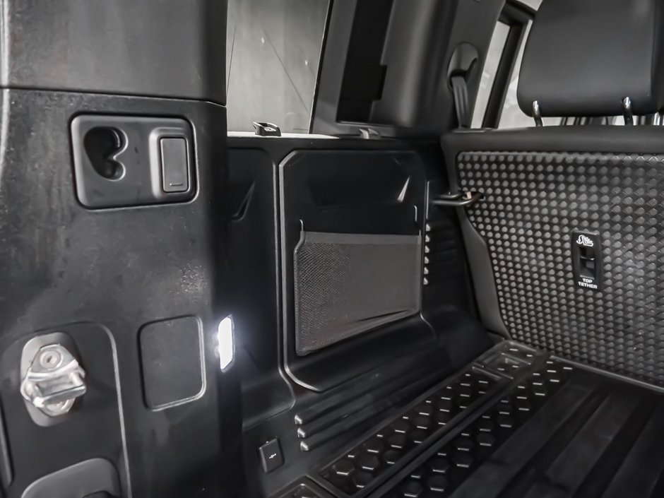 2025 Land Rover Defender S-13