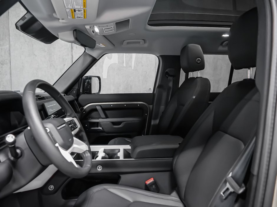 2025 Land Rover Defender S-28