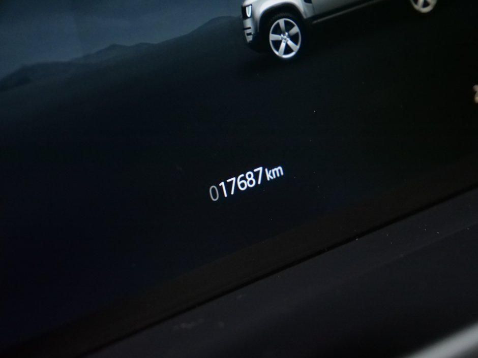 2025 Land Rover Defender S-18