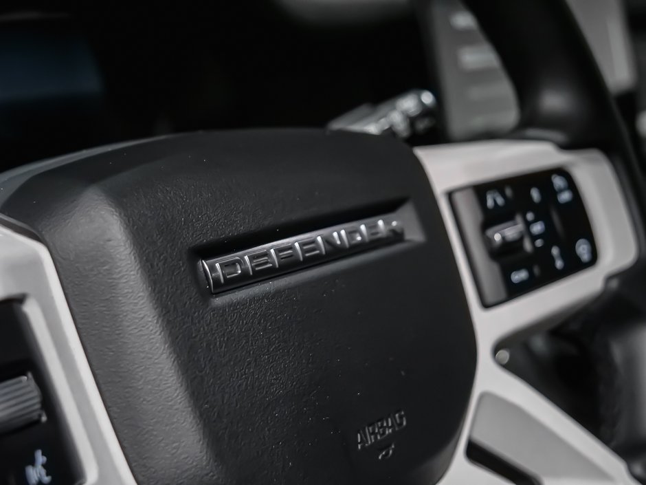 2025 Land Rover Defender S-21