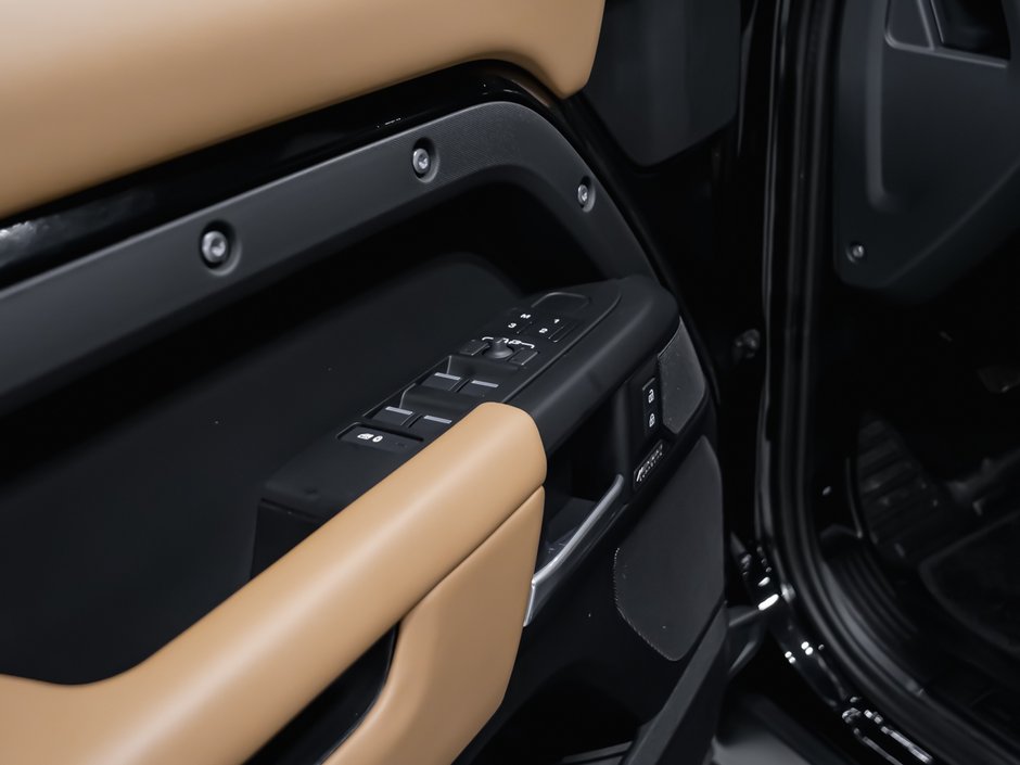 Land Rover Defender X-Dynamic SE V8 2026-26