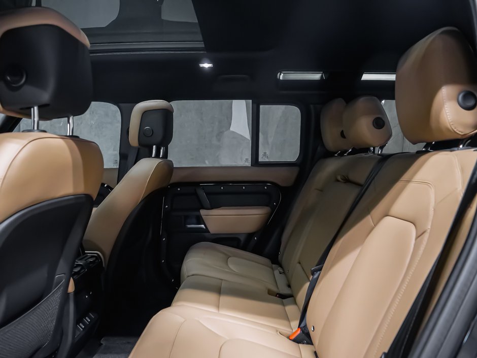 Land Rover Defender X-Dynamic SE V8 2026-39
