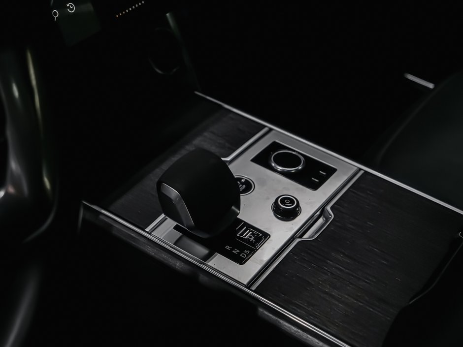 Land Rover Range Rover SE 2023-21