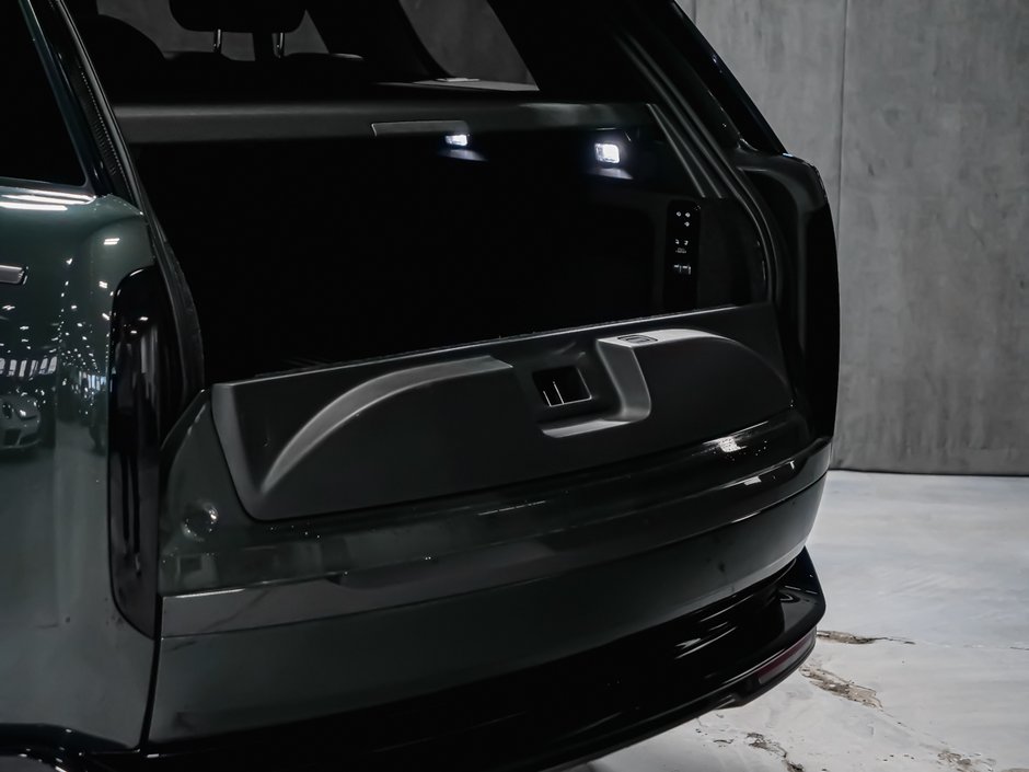 Land Rover Range Rover SE 2023-8