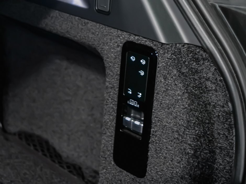 Land Rover Range Rover SE 2023-13