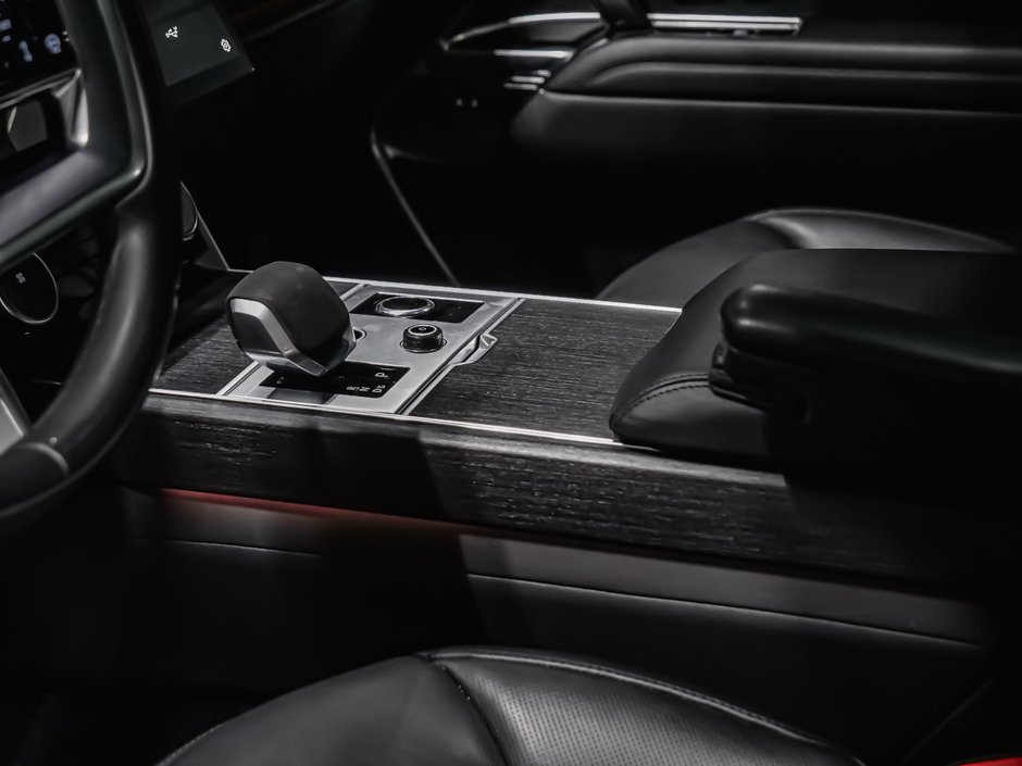 Land Rover Range Rover SE 2023-20