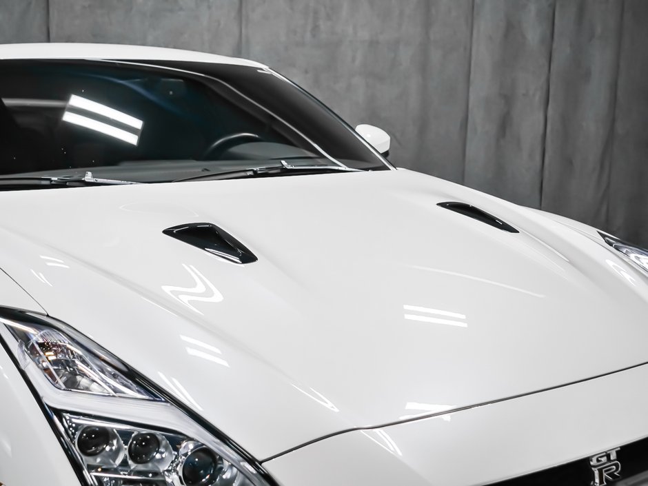 Nissan GT-R PREMIUM 2023-42