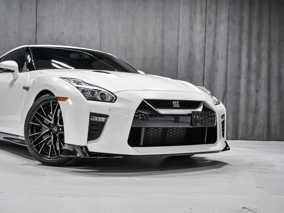 Nissan GT-R PREMIUM 2023-5