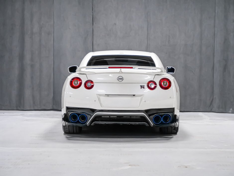 Nissan GT-R PREMIUM 2023-6