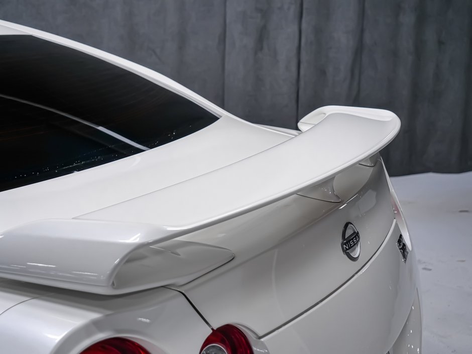 Nissan GT-R PREMIUM 2023-17