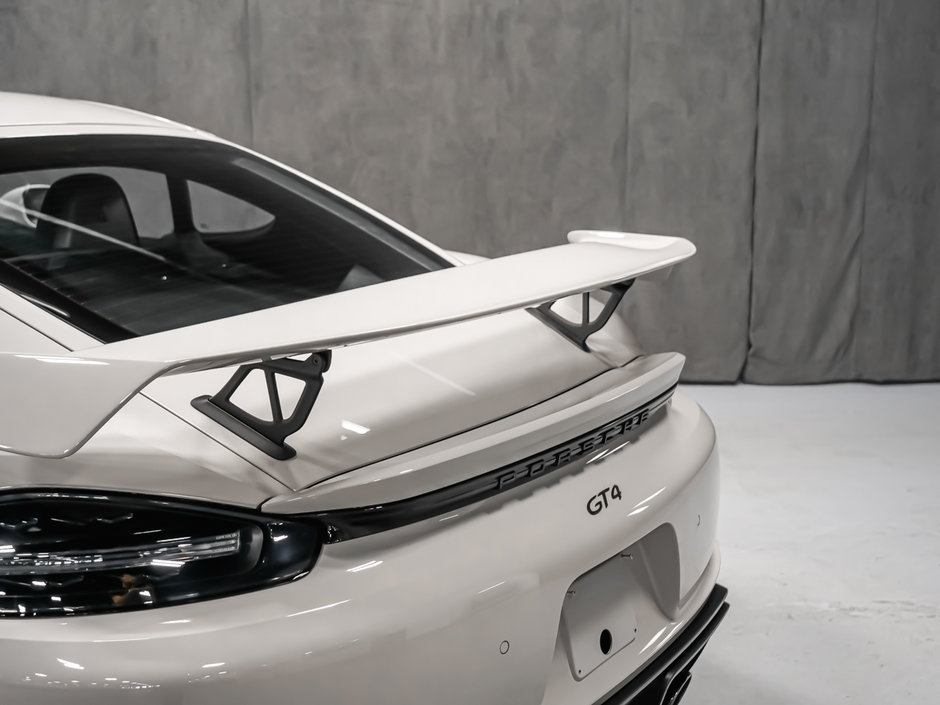 2020 Porsche 718 Cayman GT4-7