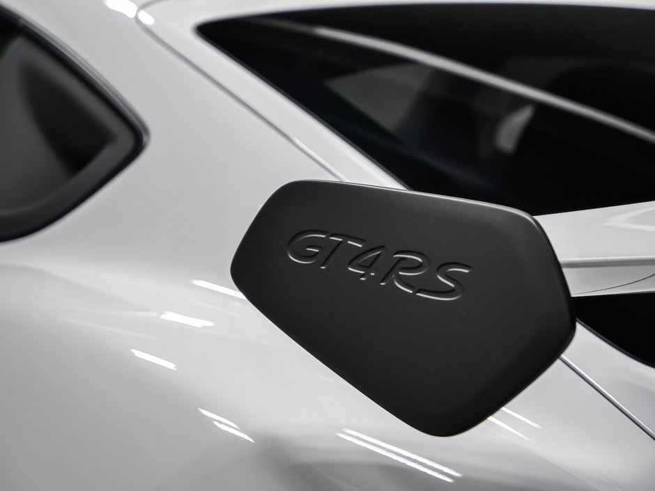2025 Porsche 718 Cayman GT4 RS-8